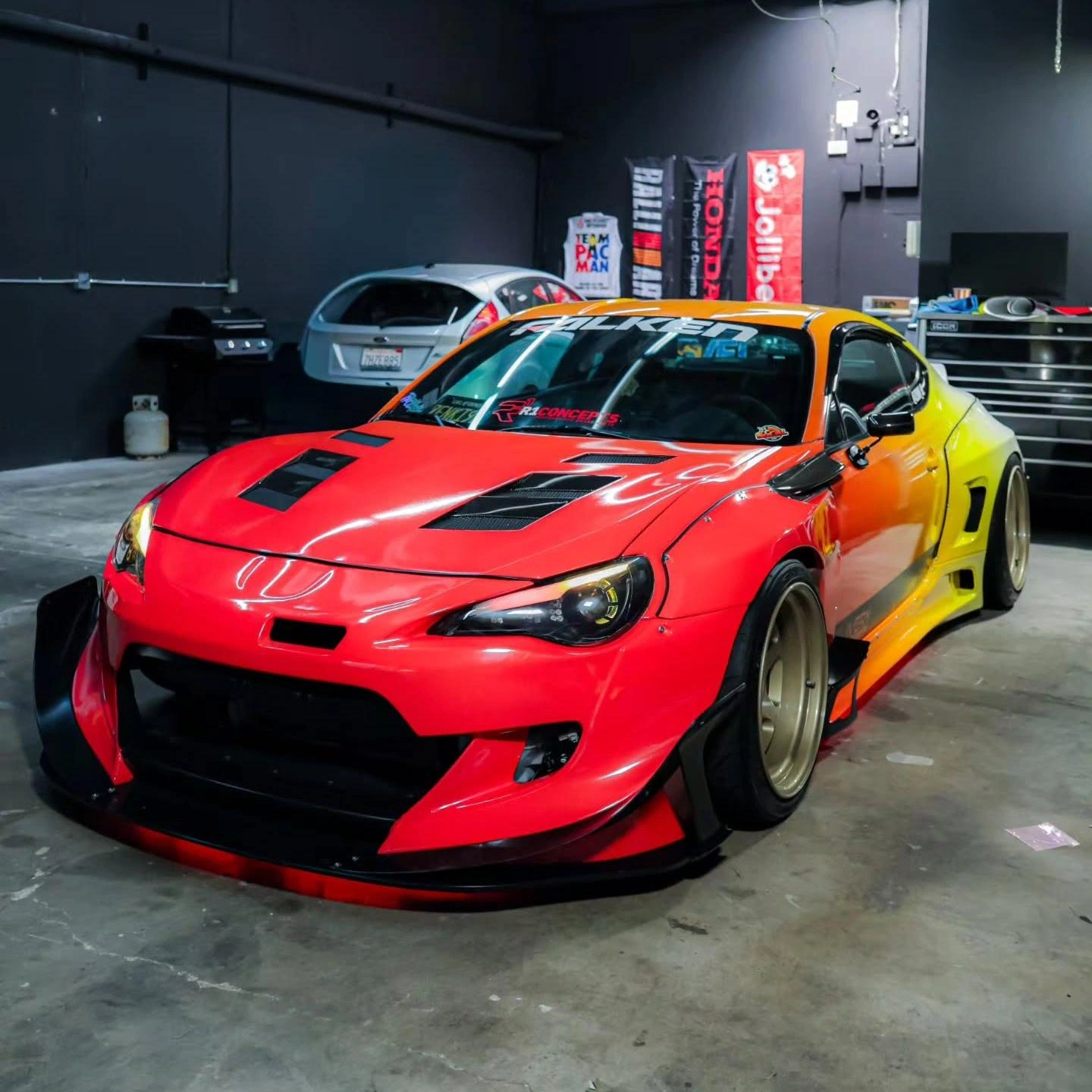Gloss Red to Yellow to White Gradient Custom Car Wraps